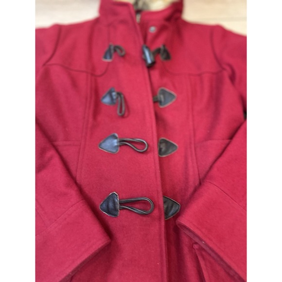 American Eagle Outfitters Red Toggle Coat with Faux Fur Hood Size Medium - Picture 3 of 6